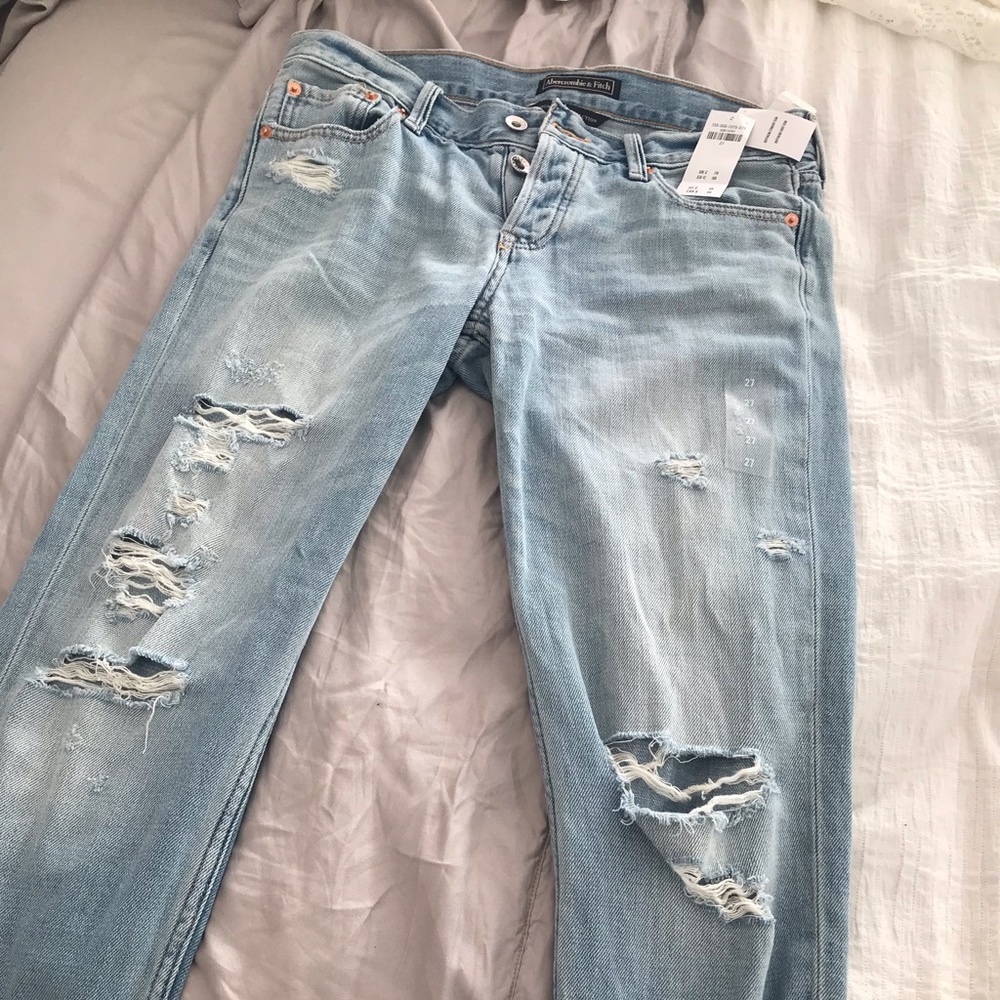 Baby blue abercrombie boyfriend jeans size 27